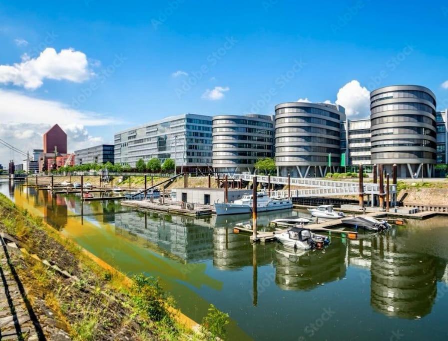 Onthepoint, Erdgeschoss, Abstellplatz Fuer Fahrraeder, City Und Innenhafen 5 Gehminuten!!! Ντούισμπουργκ Εξωτερικό φωτογραφία
